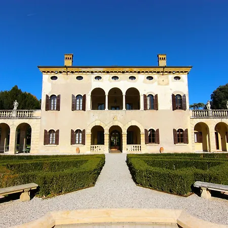 Hotel Giona 4*