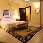Giona Hotel 4*