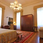 Giona Hotel 4*