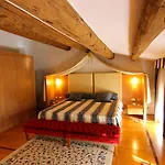Giona 4*