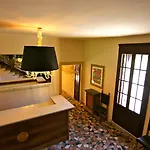 Giona Hotel 4*