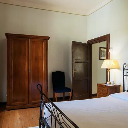 Отель Giona 4*