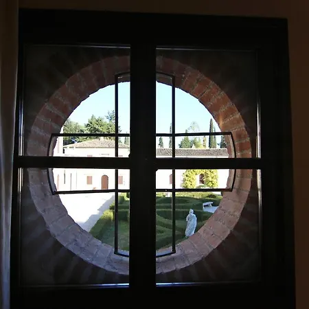 Giona Hotel 4*