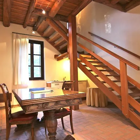 Отель Giona 4*