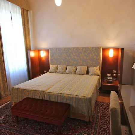 Giona Hotel